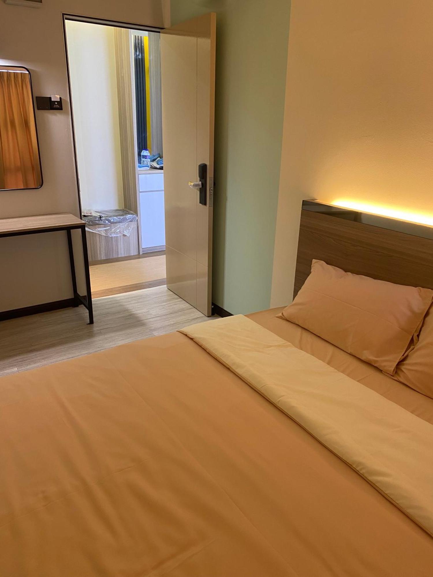 Clock Inn Backpackers Hostel ตานาห์ราตา ภายนอก รูปภาพ